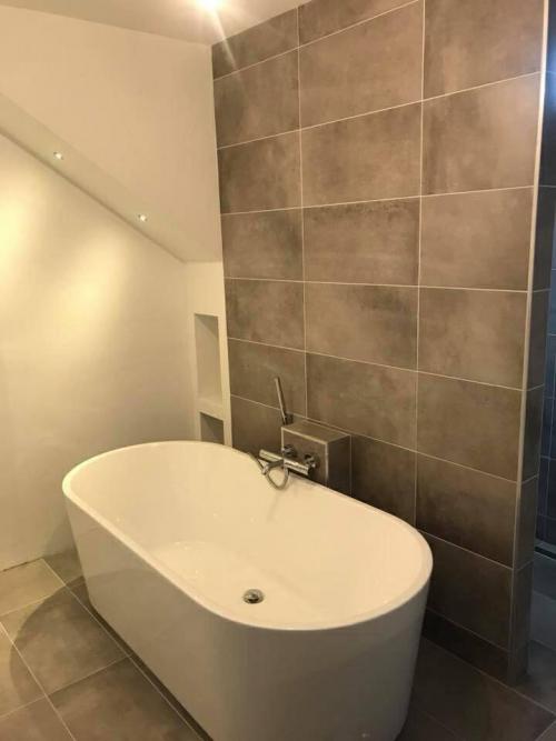 ремонтирана баня с вана от varna sea build