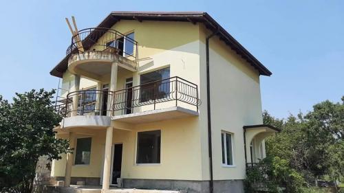 къща varna sea build