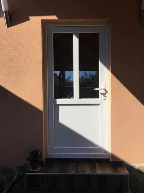 Дограма на входна врата от varna sea build