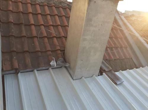 Покрив метална конструкция около комин от varna sea build