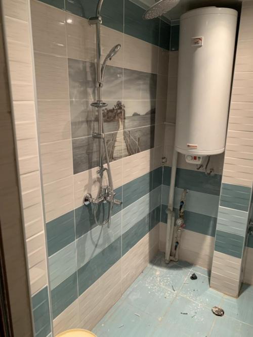 син и бял интериор на баня от varna sea build