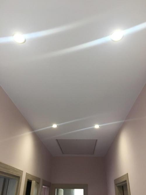 Гипсокартон бял таван със светлини от varna sea build
