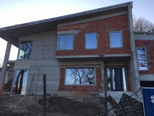 Къща в стровж от varna sea build