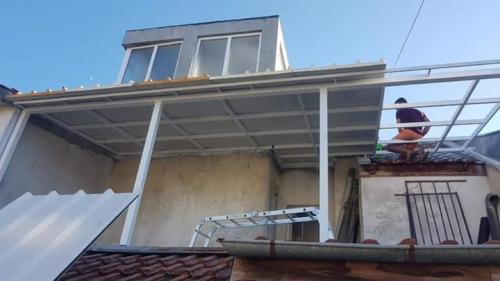 Бяла метална конструкция от varna sea build